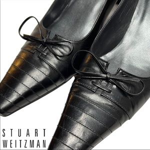 Stuart Weitzman Bow tie Kitten Heel Size 8